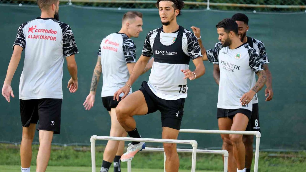 Corendon Alanyaspor, Başakşehir maçı hazırlıklarına başladı