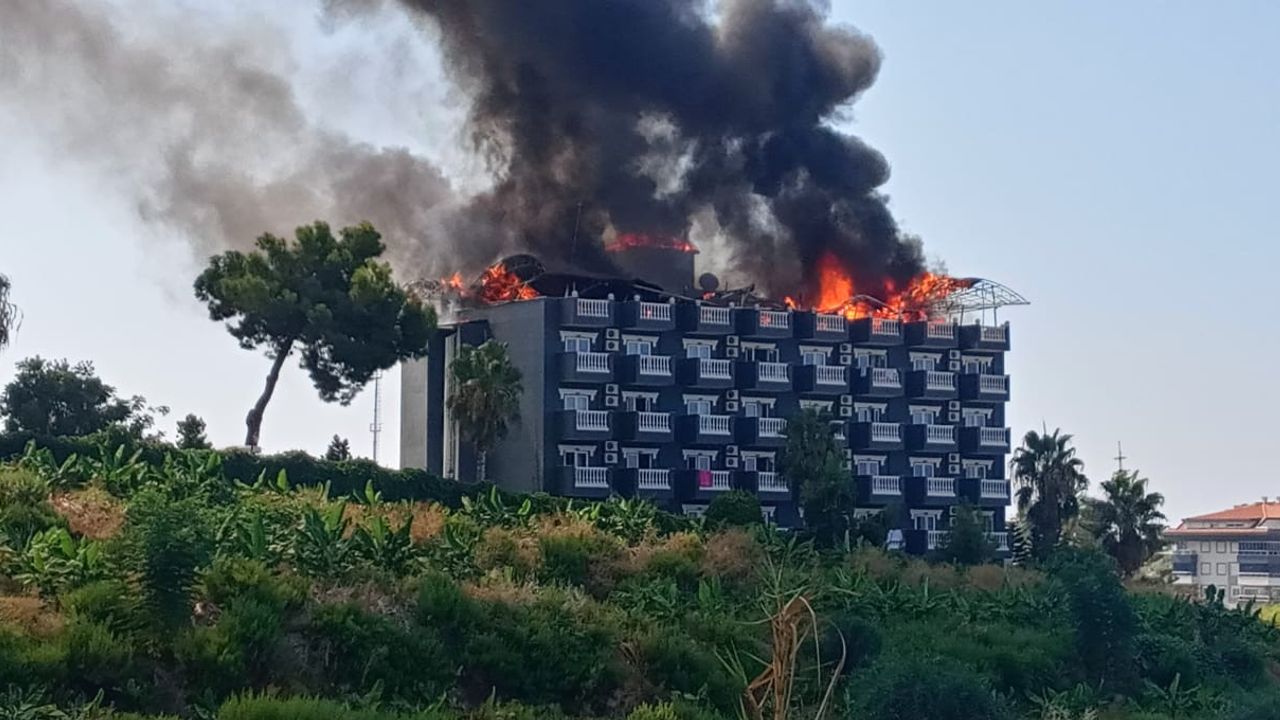Alanya’da korkutan otel yangını