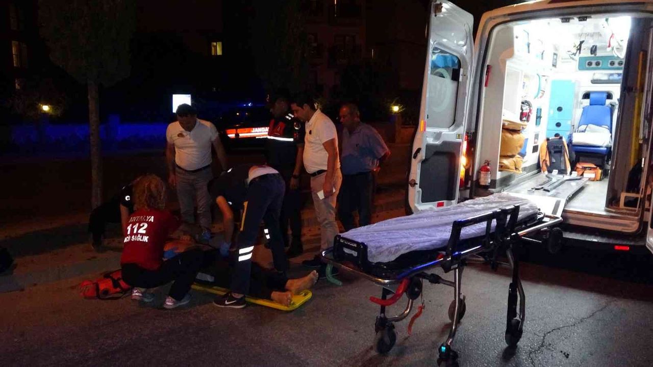 Antalya’da devrilerek sürüklenen motosikletin sürücüsü yaralandı