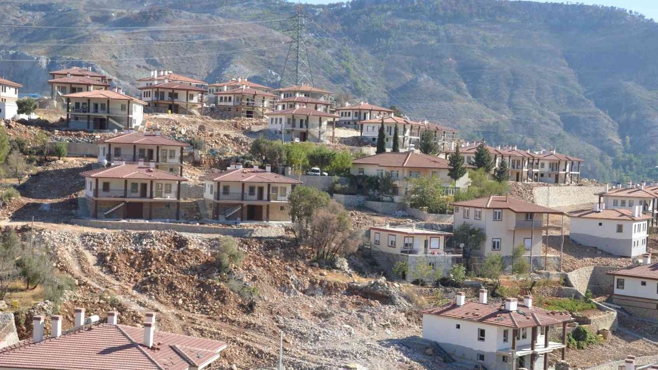 Antalya’da orman yangını sonrası devlet adeta yeni bir köy inşa etti