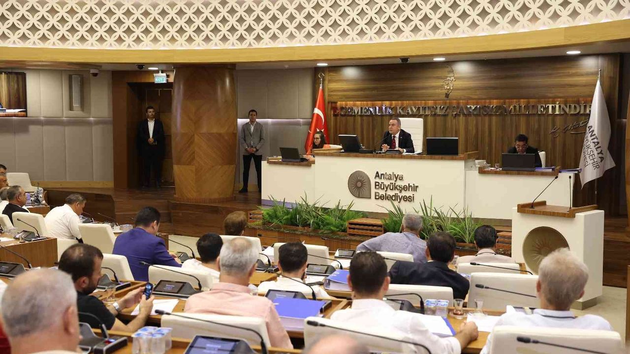 Büyükşehir Meclisi 157 maddeyi görüşerek karara bağladı