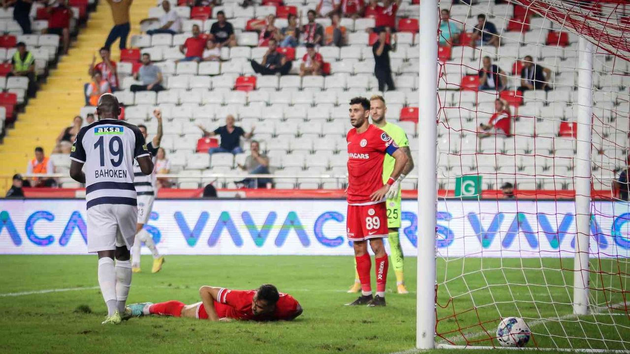 Spor Toto Süper Lig: Antalyaspor:0 - Kasımpaşa: 2 (Maç sonucu)