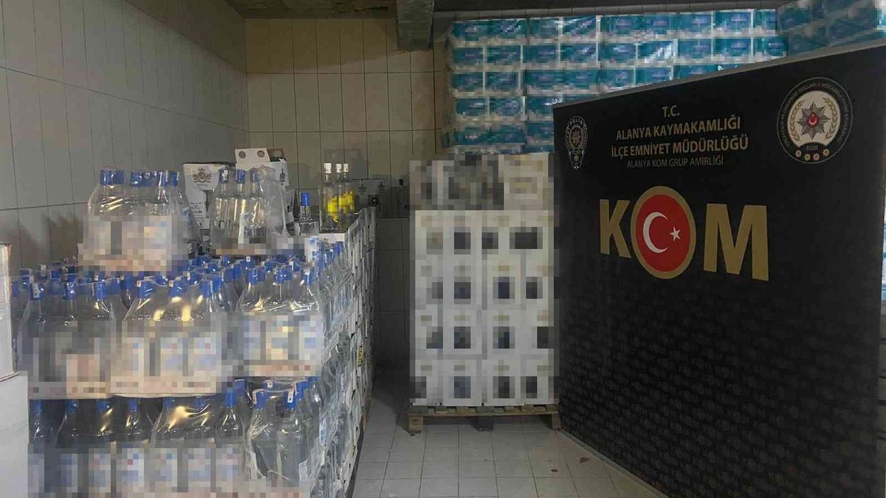 Antalya’da otel deposunda sahte bandrollü içki ele geçirildi
