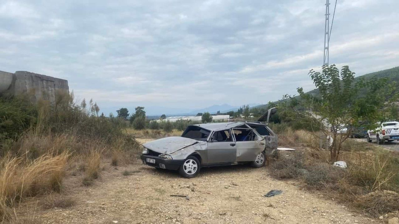 Serik’te kaza: Anı istikamete giden iki otomobil çarpıştı, 3 kişi yaralandı