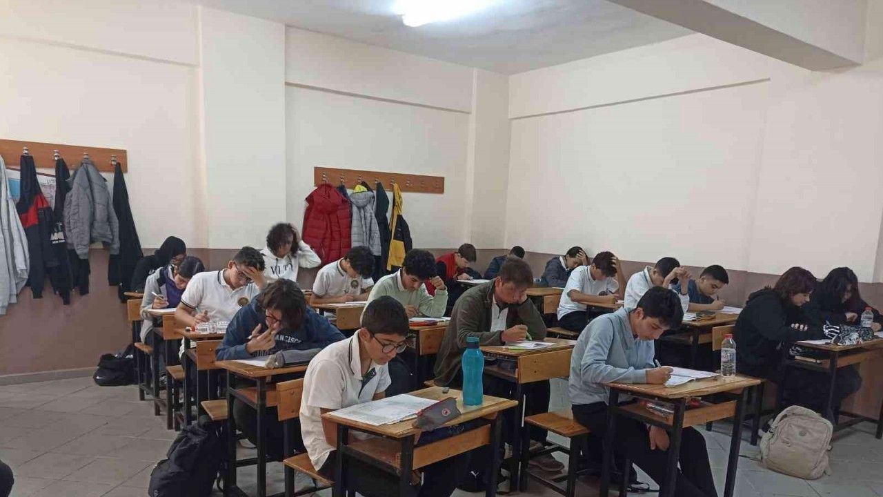 Alanya’daki ALBAP Sınavı’nda 50 bin öğrenci ter döktü