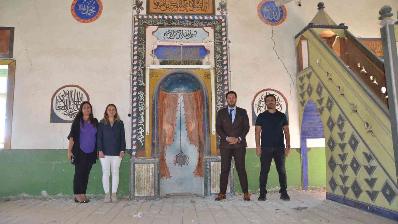 Antalya’da 19. yüzyıl da inşa edilen tarihi Kozağacı Camii restore edilecek