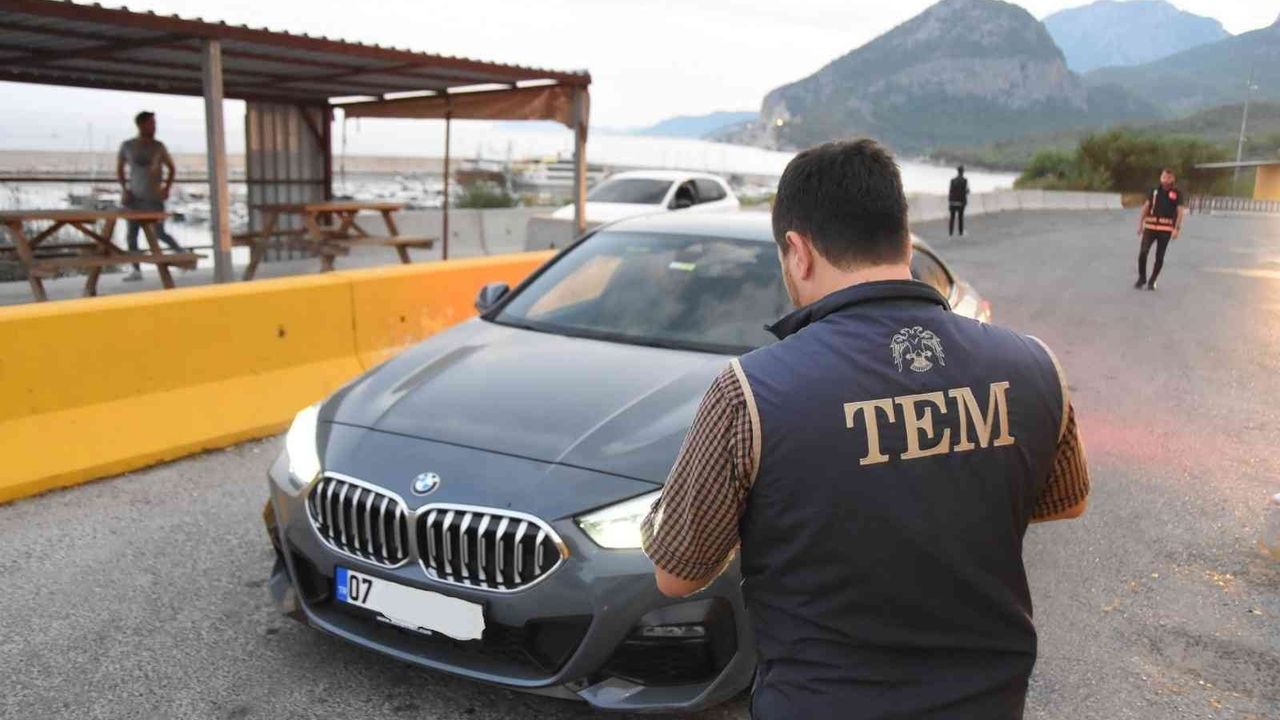 Antalya’da korsan taşımacılık yapan 27 araç sürücüsüne ceza yazıldı