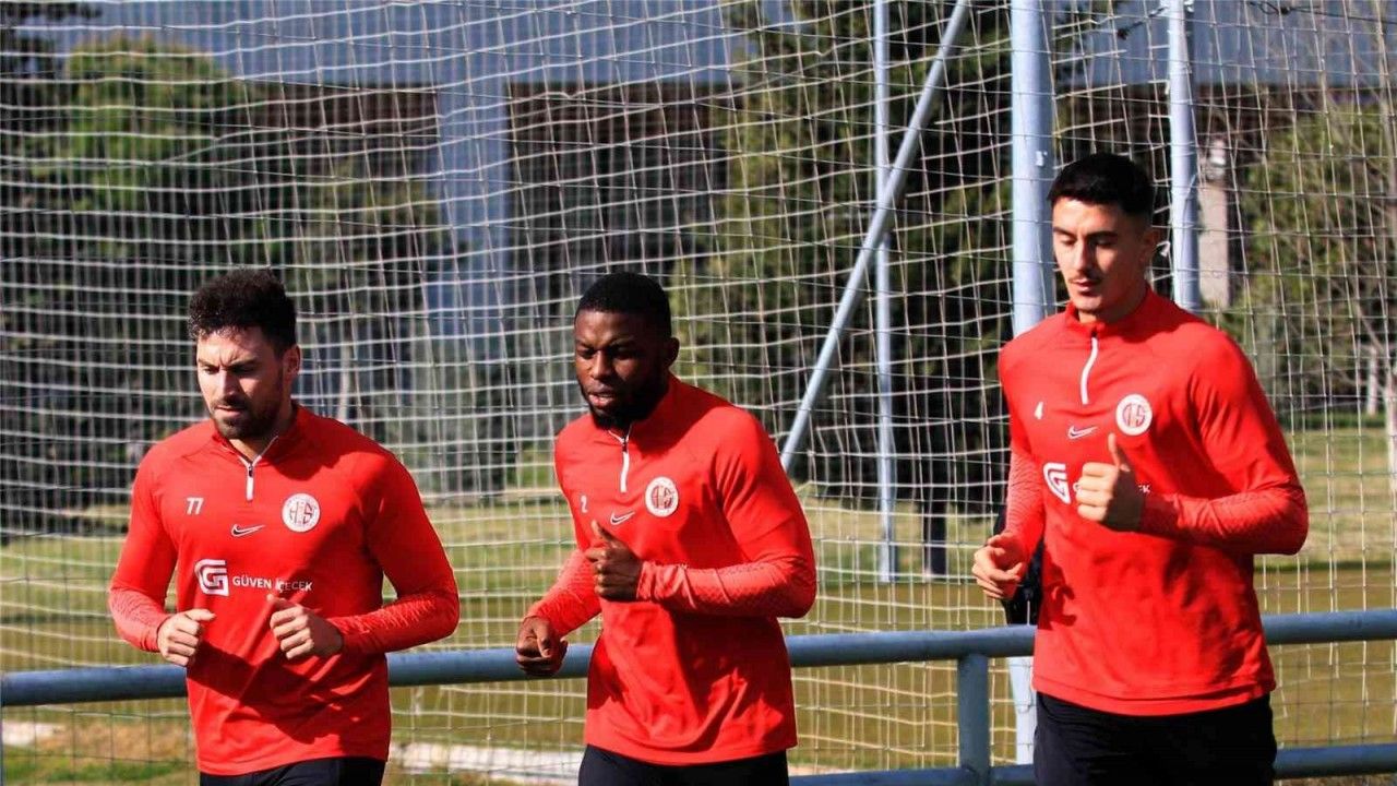 FTA Antalyaspor, Galatasaray maçı hazırlıklarına başladı