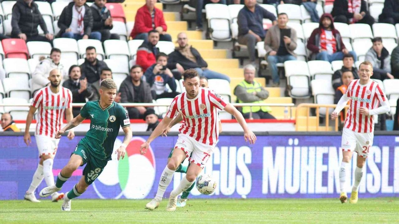 Spor Toto Süper Lig: FTA Antalyaspor: 2 - Giresunspor: 2 (Maç sonucu)