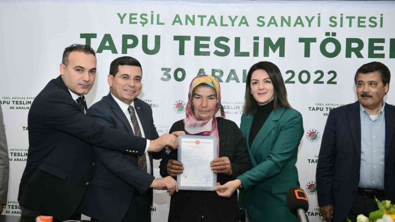 Yeşil Antalya Sanayi Sitesi’nin tapuları hak sahiplerine teslim edildi