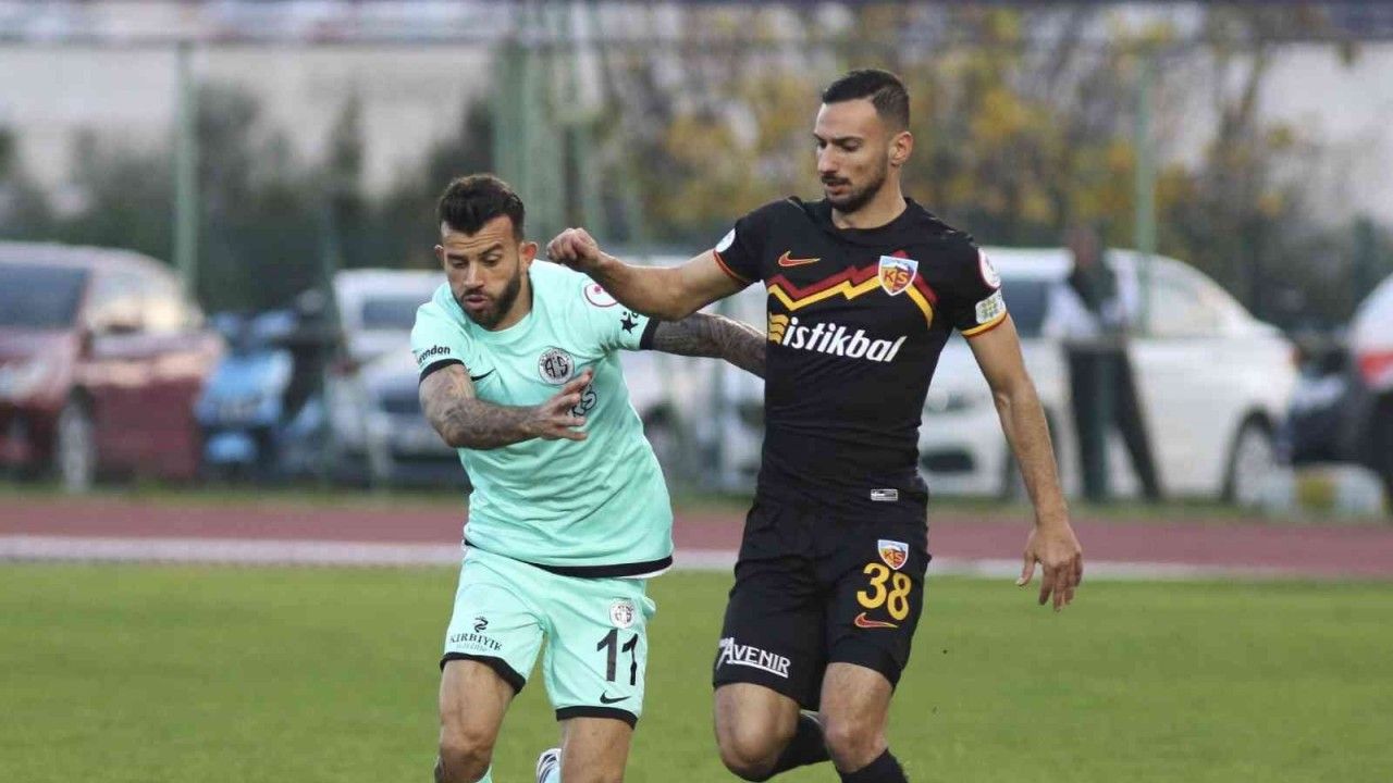 Ziraat Türkiye Kupası: FTA Antalyaspor: 0 - Kayserispor: 0 (İlk yarı)