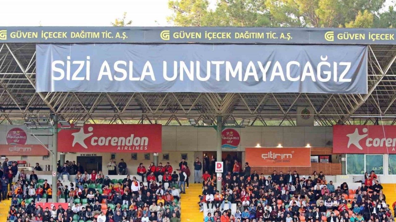 Corendon Alanyaspor - Galatasaray maçında duygu dolu anlar