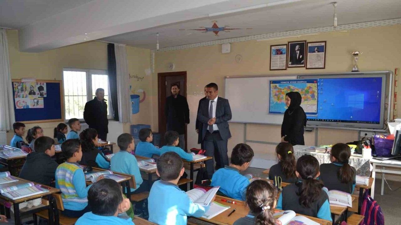 Korkuteli’de 128 depremzede öğrenci okula başladı