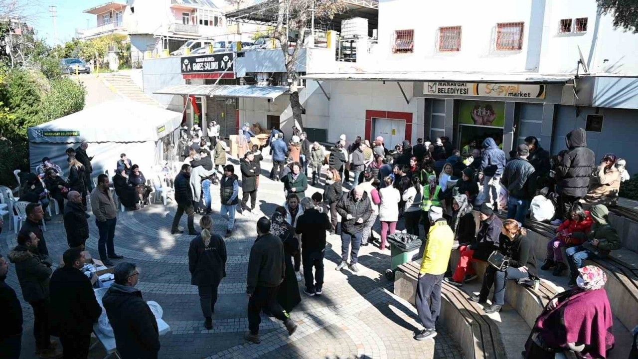 Manavgat Belediyesi depremzedelere kapılarını açtı