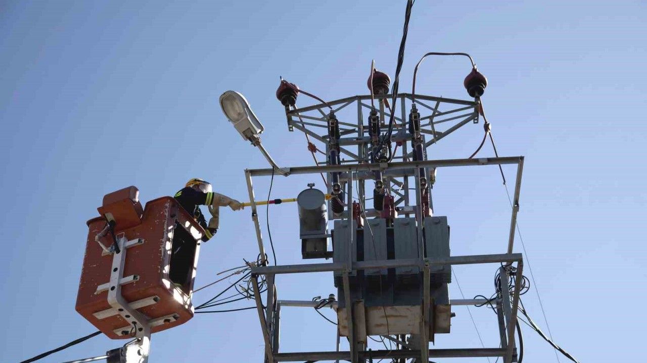AEDAŞ, elektrik şebekelerine müdahale edilmemesi konusunda uyardı