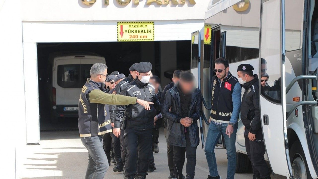Antalya’da aranan 75 şüpheli yakalandı