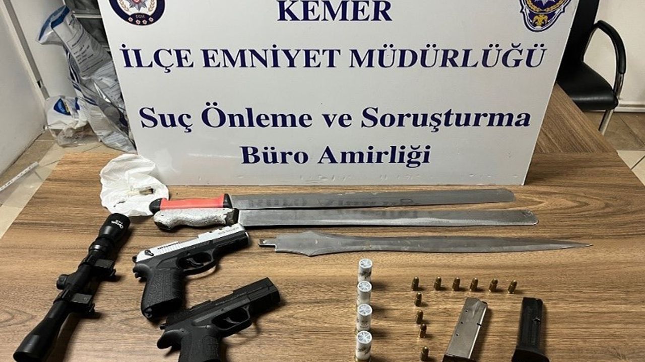 Antalya’da tehdit ve videolu şantaja eş zamanlı operasyon: 3 gözaltı