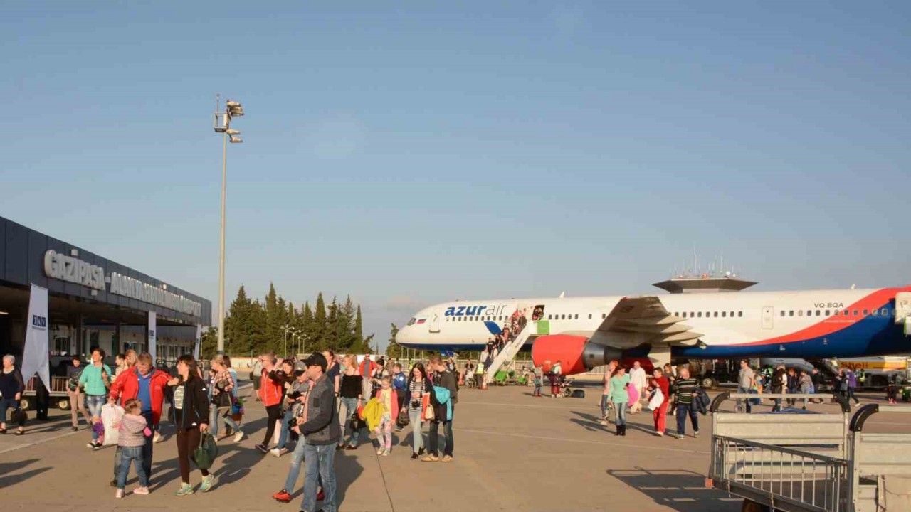 Gazipaşa Havalimanı’nı 3 ayda 106 bin 382 yolcu kullandı