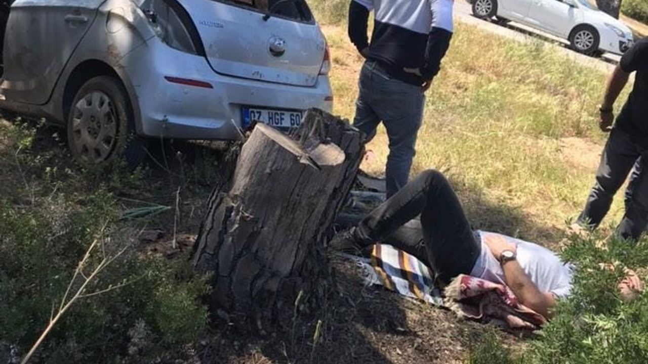 Yoldan çıkıp ormanlık alana uçan otomobil sürücüsü yaralandı
