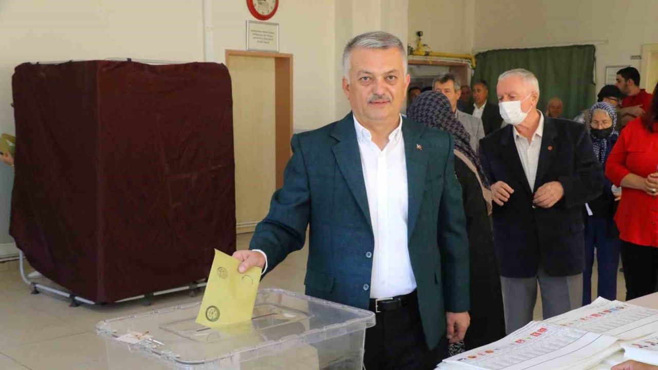 Antalya’da seçimlerde 9 bin 45 polis ve jandarma görev yapıyor