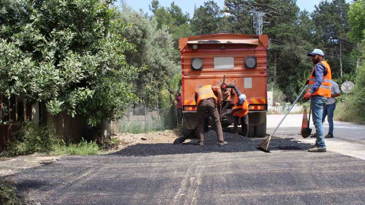 Manavgat’ta sıcak asfalt çalışması
