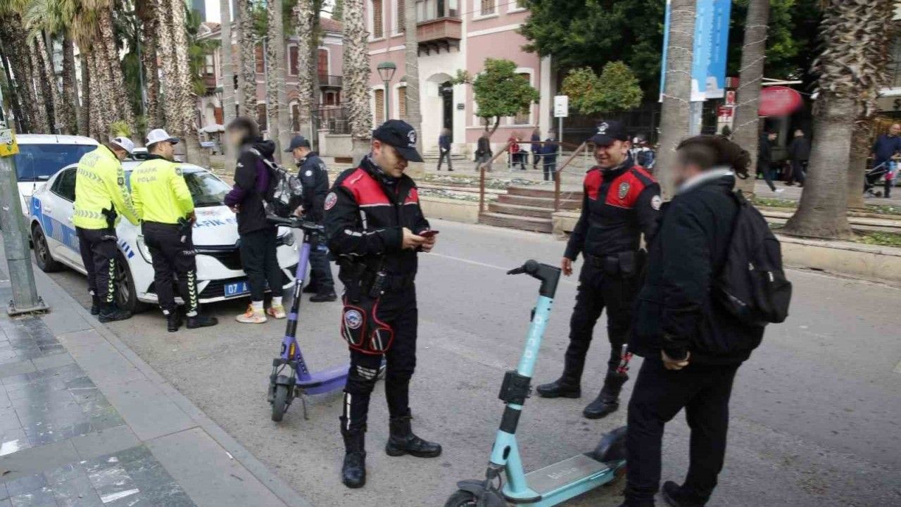 Antalya’da eş zamanlı elektrikli scooter denetimi: 210 sürücüye ceza, 155 scooter trafikten men