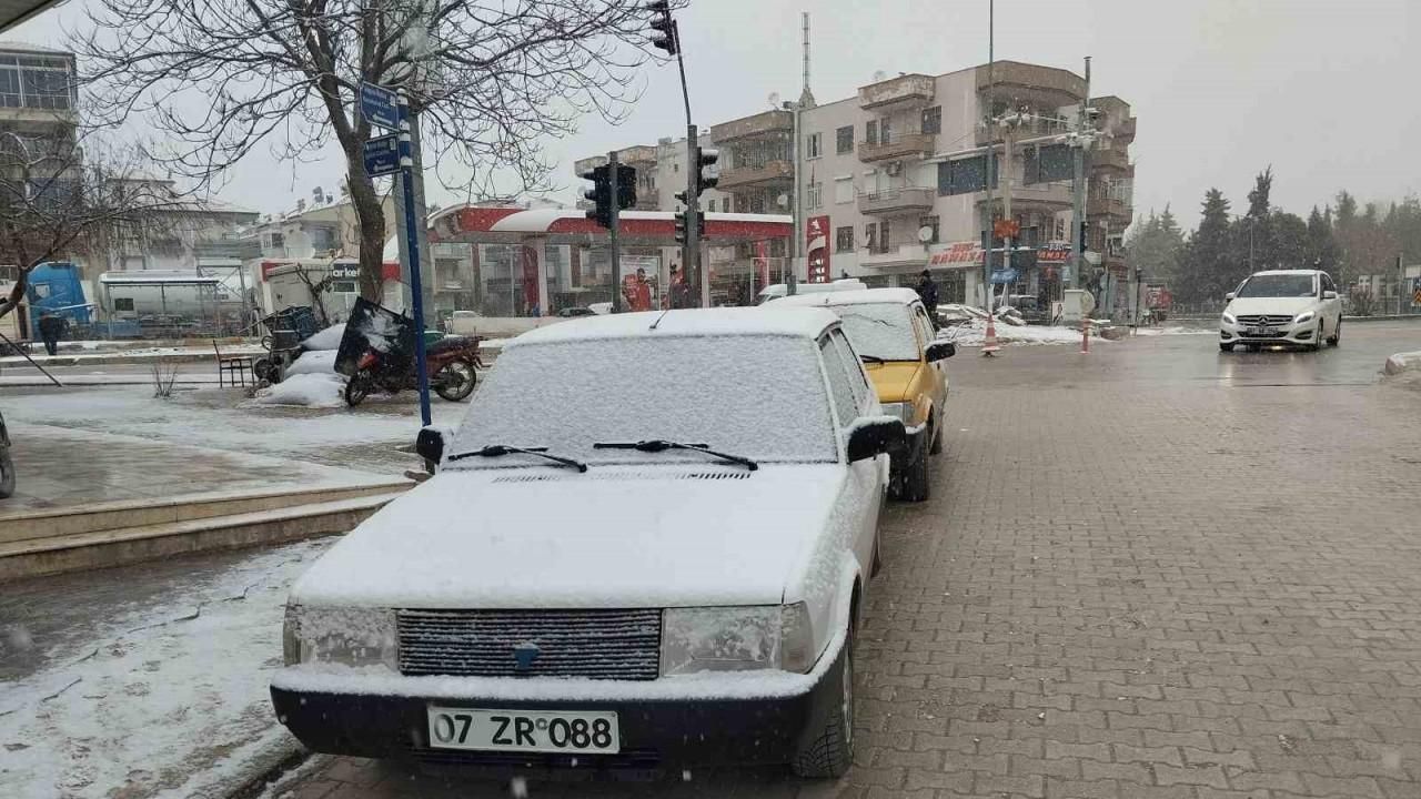 Antalya’nın Korkuteli ilçesinde kar yağışı başladı