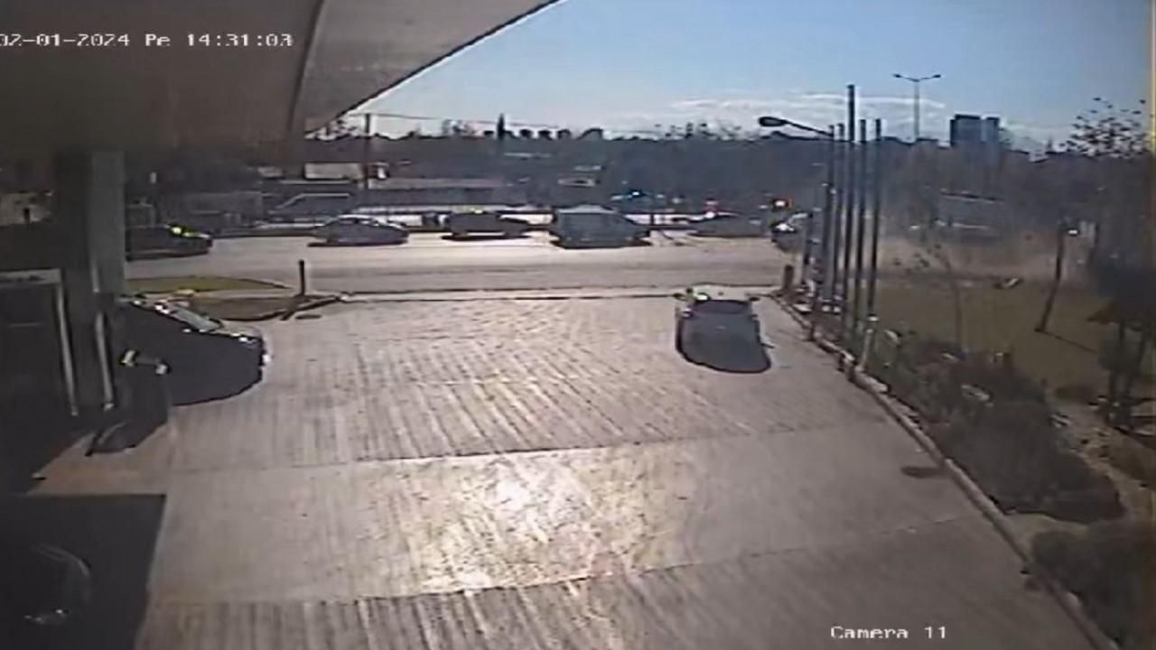 Antalya’da feci kazada şoförün kendini feda ettiği anlar kamerada