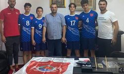 Başarılı sporculardan Erken'e ziyaret 