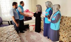 İhtiyaç sahiplerine bebek ve gelin bohçası