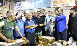 Sezonu açan Antalya’da balıkçı barınağında ilk balık mezadı dualarla yapıldı