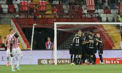 Spor Toto Süper Lig: FT Antalyaspor: 0 - Adana Demirspor: 1 (İlk yarı)
