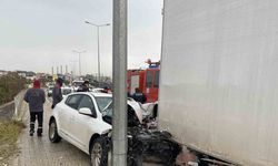 Önce kaldırıma ardından park halindeki araca arkadan çarptı