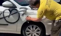 Saplantılı aşığın sprey boyayla aşk duvarına döndürdüğü otomobil temizlendi