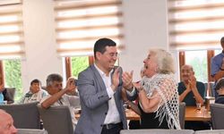 Kepez Belediye Başkanı Tütüncü, huzurevi sakinleri ile bir araya geldi