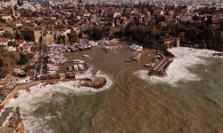Antalya’da ’i tur, 3 teknenin battığı liman havadan görüntülendi