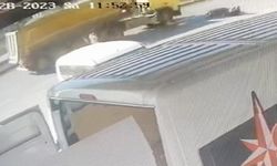 Motosiklet sürücüsü facianın eşiğinden döndü: O anlar güvenlik kamerasında