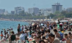 Antalya’da İstanbul’u aratmayan tatil yoğunluğu