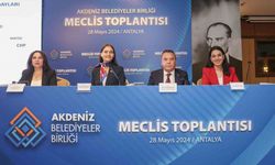 Başkan Böcek Akdeniz Belediyeler Birliği Başkanlığı’na seçildi