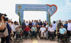 Engelsiz Halk Plajı hizmete açıldı