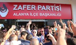 Alanya’da Ümit Özdağ'a coşkulu karşılama