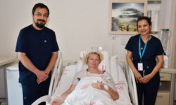 Karnından 12 kilogramlık yumurtalık kitlesi çıkarıldı
