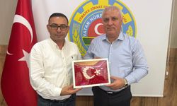 Erdem, oda başkalarıyla bir araya geldi