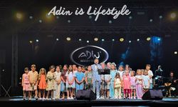Mevlan Kurtishi konserinde çocuklardan duygulandıran anlar