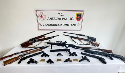 Alanya’da 8 ayrı adrese silah kaçakçılığı operasyonu