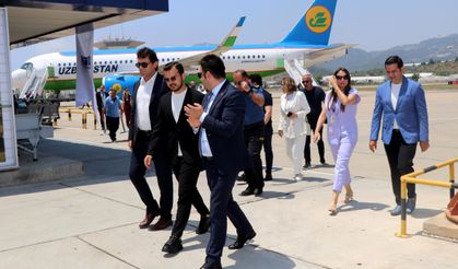 Özbekistan'dan tarihi uçuş