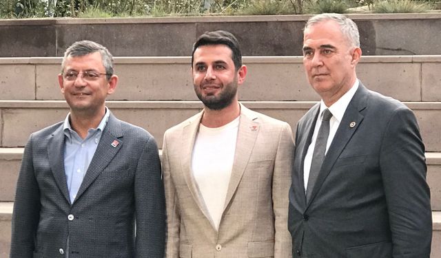 CHP lideri Özel'den Meclis Üyesi Salvur'a özel ilgi