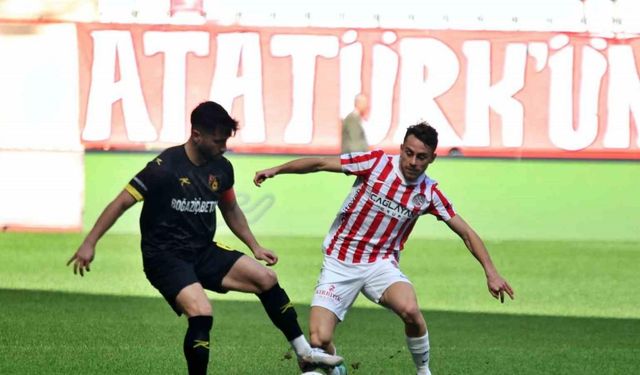 Trendyol Süper Lig: Antalyaspor: 2 - İstanbulspor: 0 (İlk yarı)