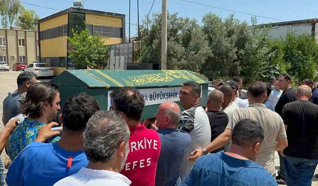 Futbol antrenörü Samet Özcan, halı saha maçı sonrası fenalaşıp hayatını kaybetti