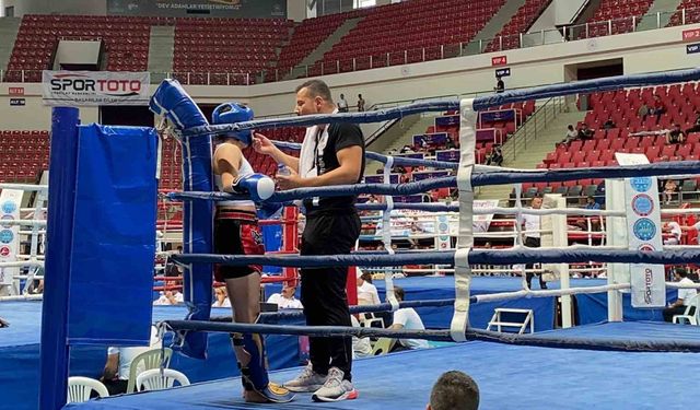 Kemer Belediyesi Kick Boks sporcularından büyük başarı